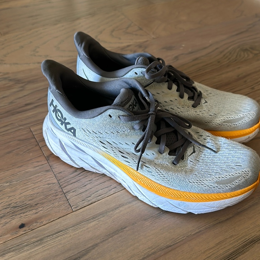 Hoka Clifton 9 (men 7/women 8.5)